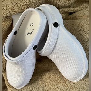 NWT NORTY Womens Slip on Clogs Adult Female Slippers Mules Size 11 - White